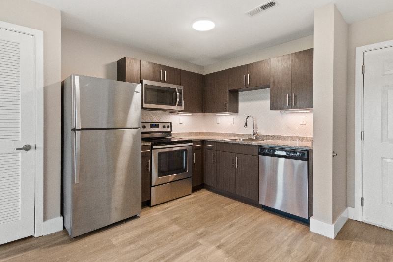 Photo - 680 6th Ave NE