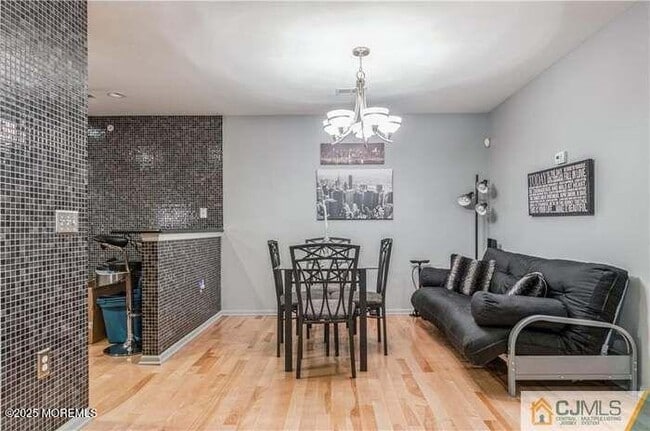 Photo - 115 Chariot Ct