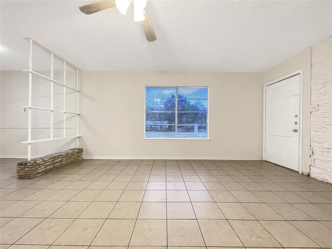 Photo - 2502 Cecil Dr