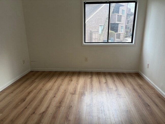 Photo - 166 Old Brookfield Rd Unit ranch style