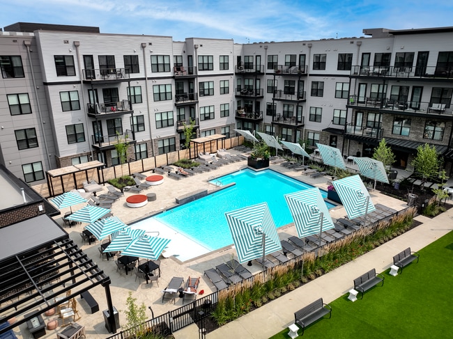 The Thomas Courtyard and Pool - The Thomas at GVX Apartments