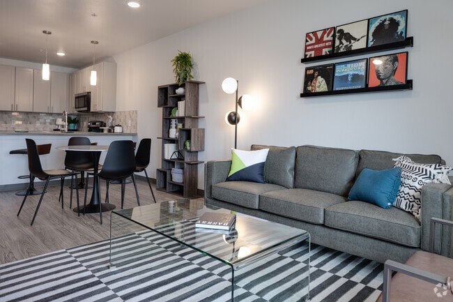 1BR, 1BA - 715SF
