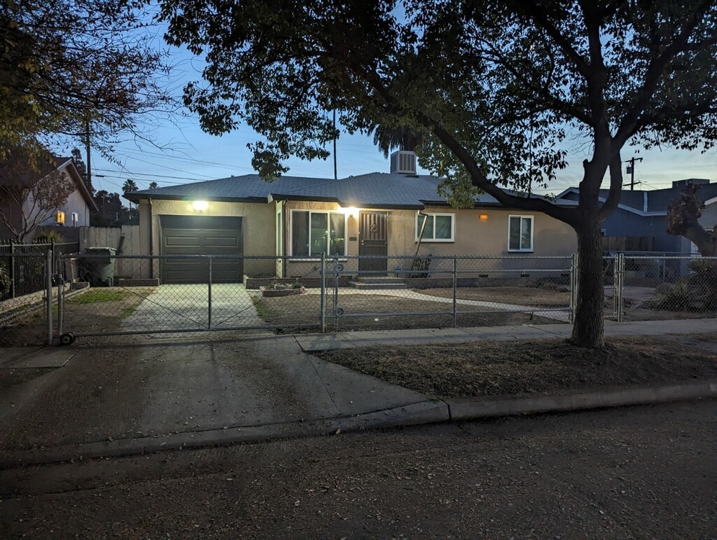 4732 E Lyell Ave Rental For Rent in Fresno, CA