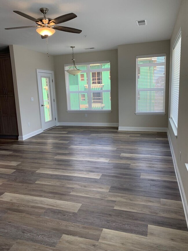 Photo - One Dutchess Luxury Waterfront 1, 2, & 3 B...