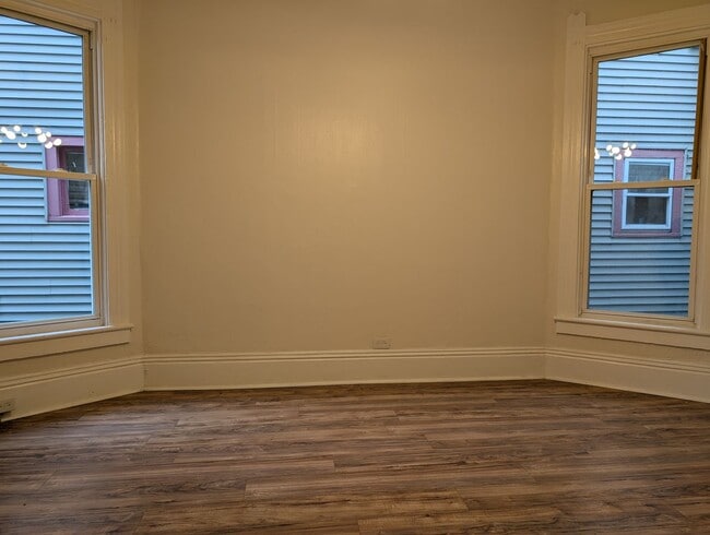 Photo - 1851 W 52nd St Unit 1851 W 52nd St - Upper