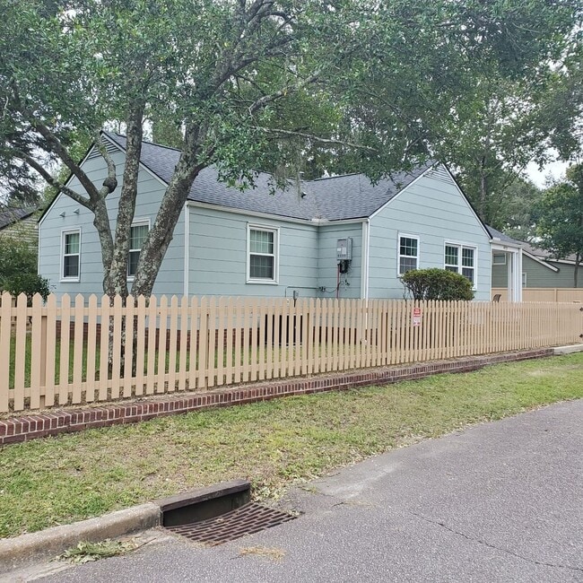 2 Bedroom 1.5 Bath House in Park Circle No... - 2 Bedroom 1.5 Bath House in Park Circle No...