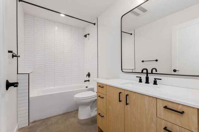 Photo - 2123 2nd Ave N