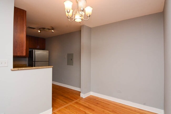 675 W Wrightwood Ave Unit 803