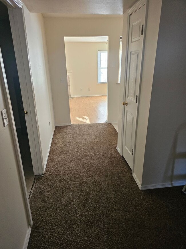 Photo - 2BD/1BA Duplex