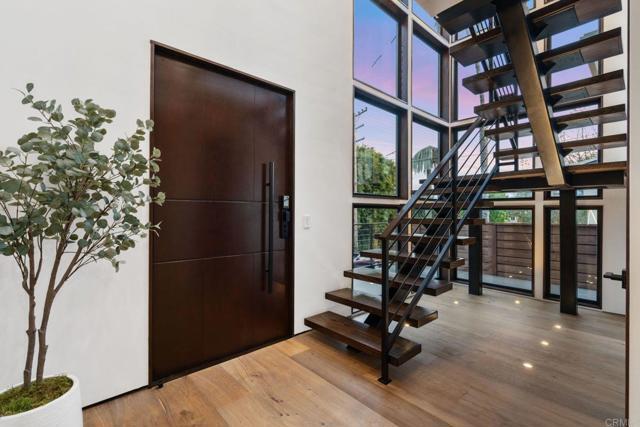 5610 Bellevue Ave