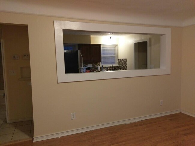 Photo - 640 Center St