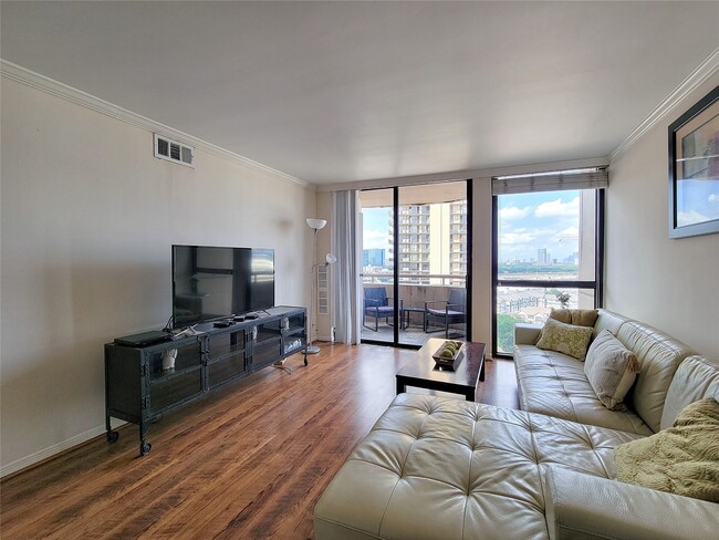 Building Photo - 3525 Sage Rd Unit 1605