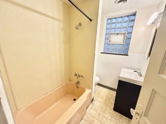 Photo - 703 Brookline Blvd Unidad 2