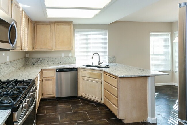 Photo - 4401 La Reina Cir