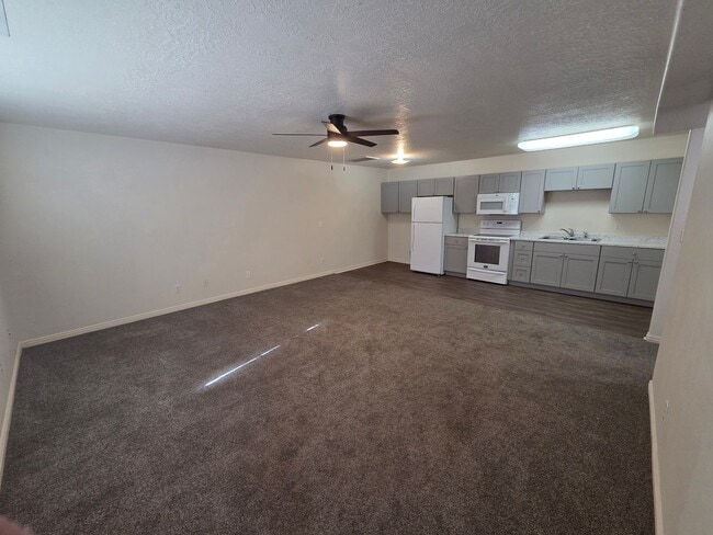 Photo - 2 Bed Apartment - Ready to GO!