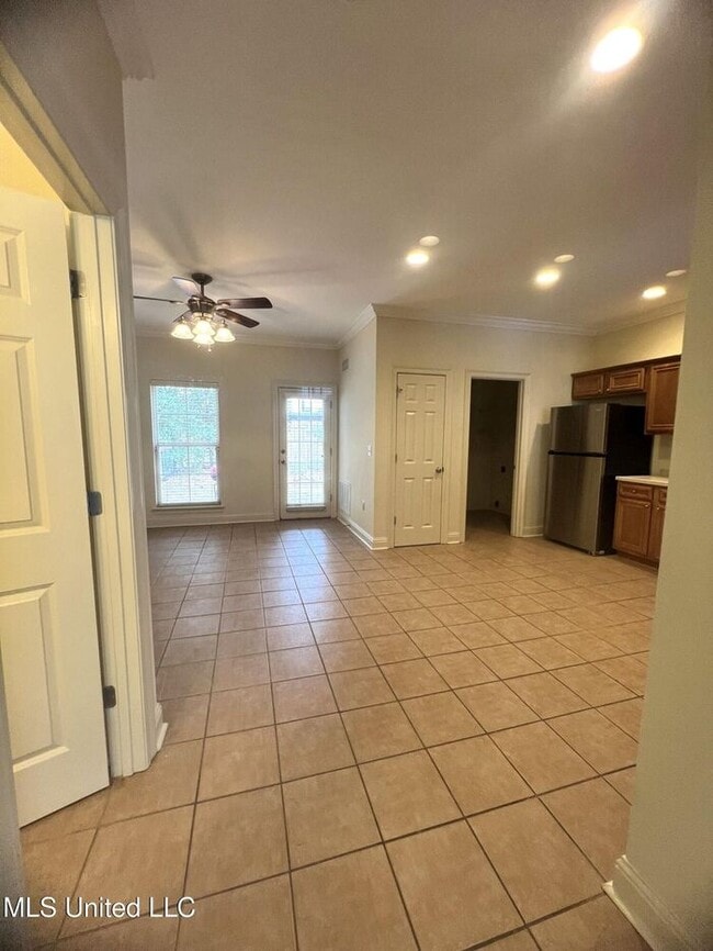 Photo - 928 Jefferson Dr