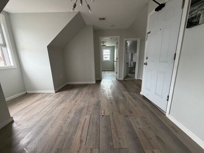 Photo - 223 Cator Ave Unit 3