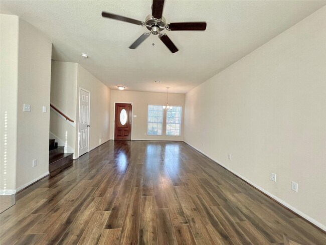14903 Vinegrove Falls Ct