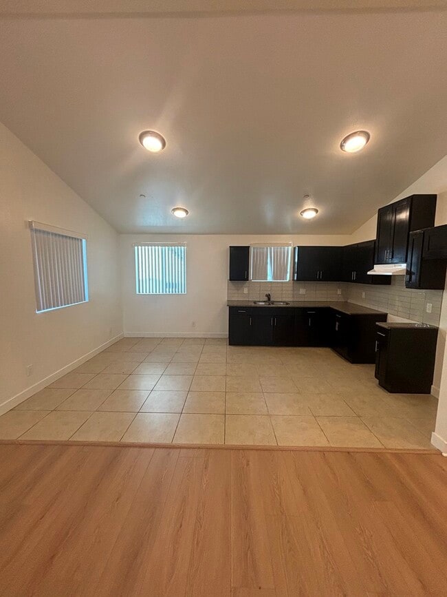 Photo - 619 W 83rd St Townhome