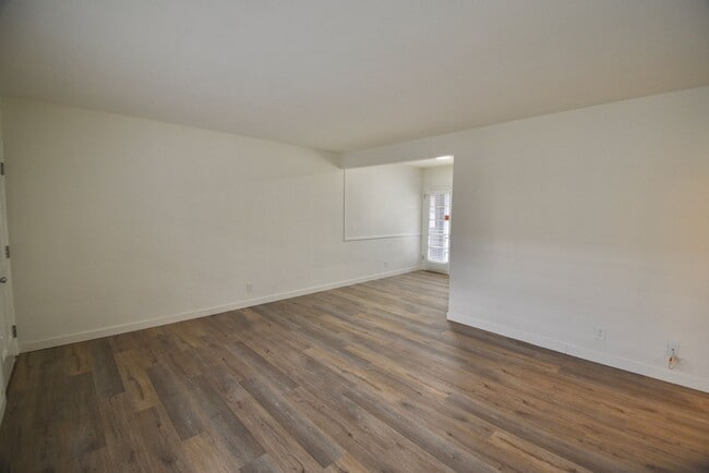 Photo - 12807-13 Burbank Blvd Unit 12813-5