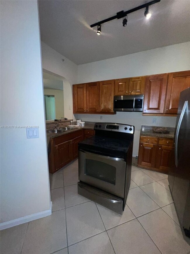 Photo - 3500 Oaks Clubhouse Dr