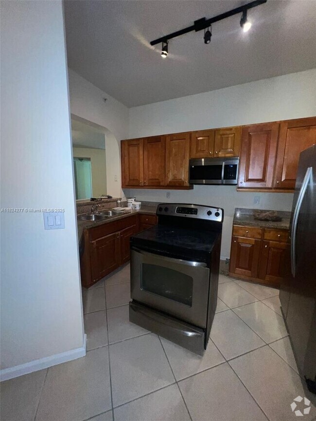 Building Photo - 3500 Oaks Clubhouse Dr