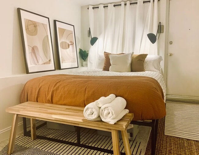 Photo - 1731 Church St NW