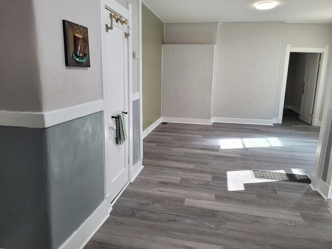 Photo - 112 Boston Ct