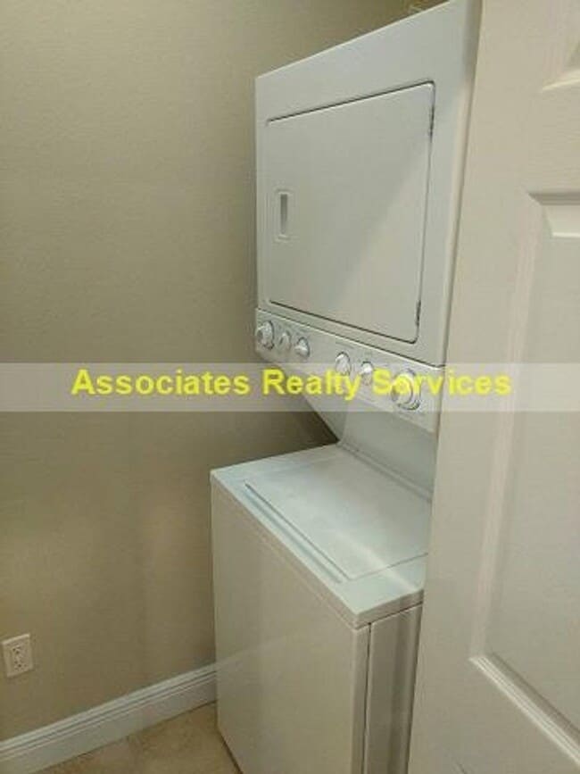 Photo - Lionsgate  #214 Unidad LG214