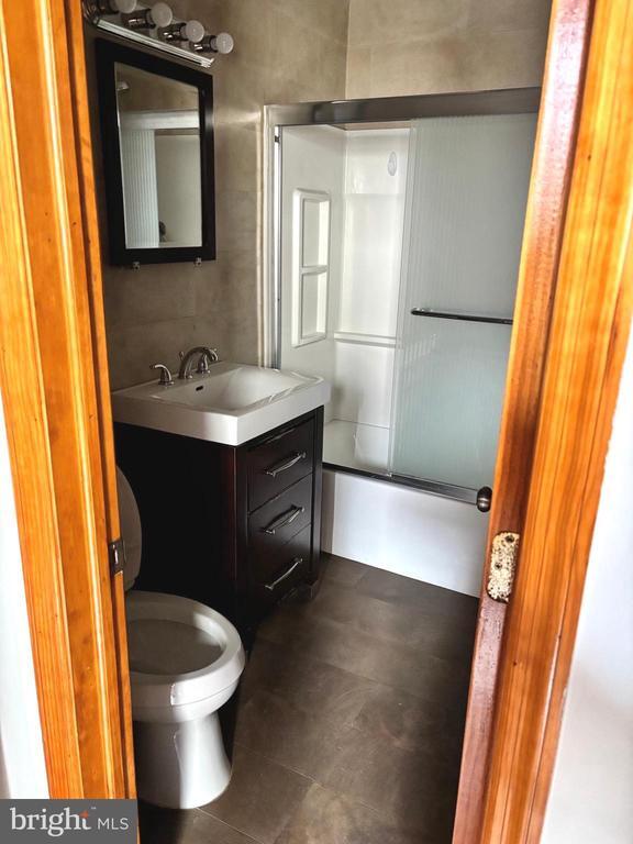 Photo - 1338 W Girard Ave