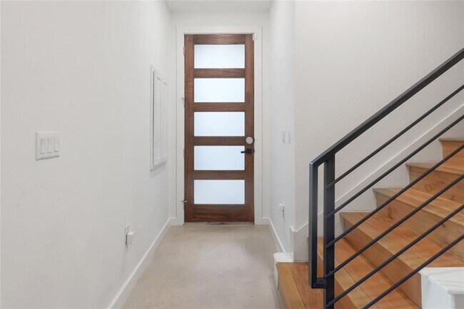 Photo - 6409 Berkman Dr