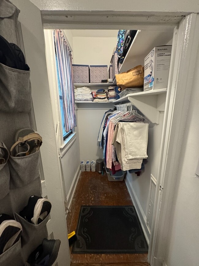 216 #102 walk in closet