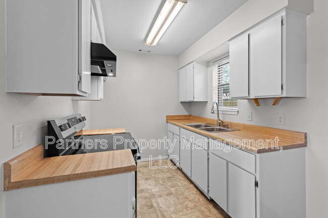 Photo - 3520 W Olive St