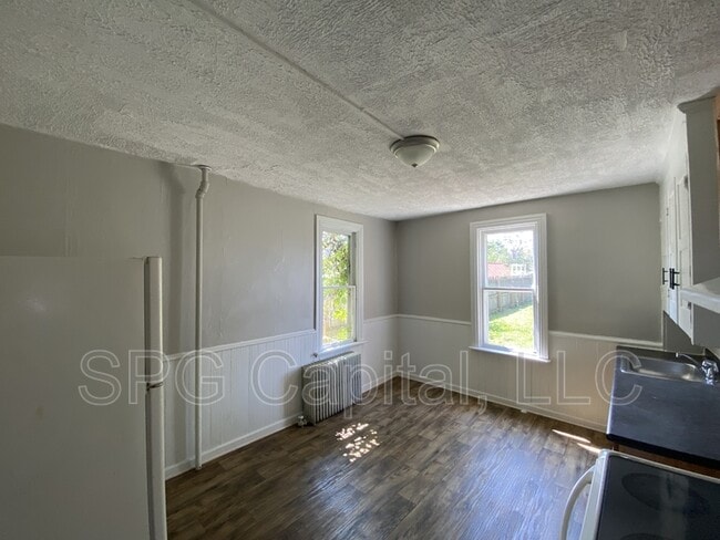 Photo - 324 N Franklin St