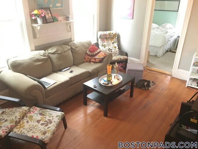 Building Photo - 3 Kinnaird St