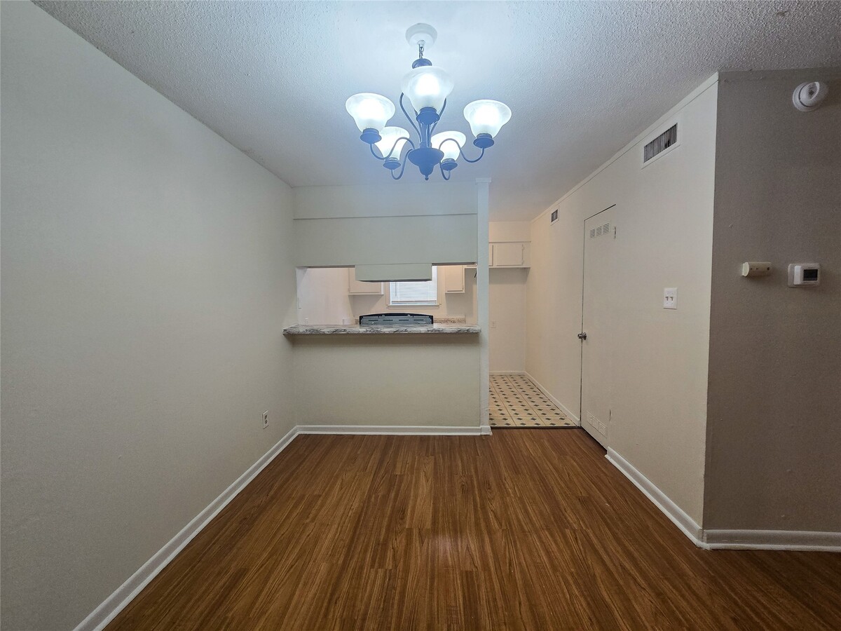 Photo - 3714 Ave S Unidad 8