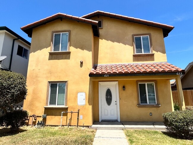 Building Photo - 621-623 W Imperial Hwy Unit 621 Rental