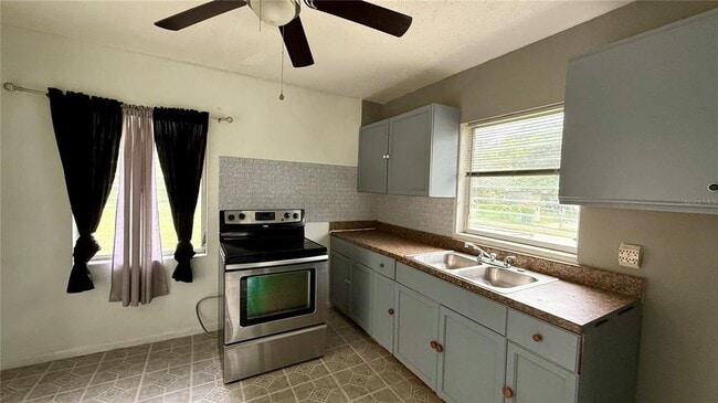 Photo - 202 Polk St