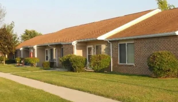 Photo - 980 Meadow Ln