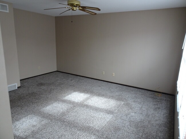 Living room - 404 Plaza Heights Rd Unit 4plexinMarshalltown