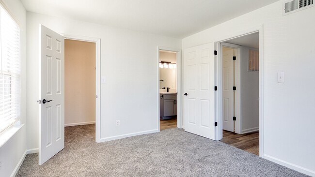 Latitudes Apartments