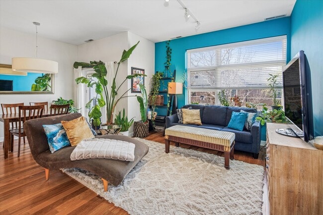 Photo - 3741 N Wolcott Ave Unit 6