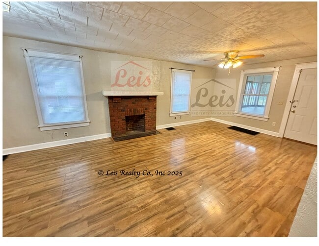 Photo - 3341 N Main St