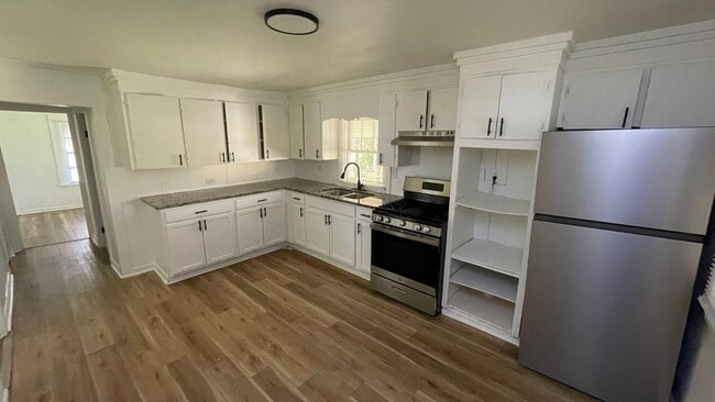 Photo - 3 Bedrooms | 1 Bathroom | $1,090/Month
