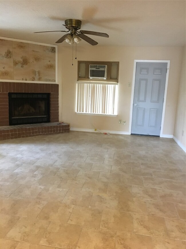 Photo - 1202 Kathy St