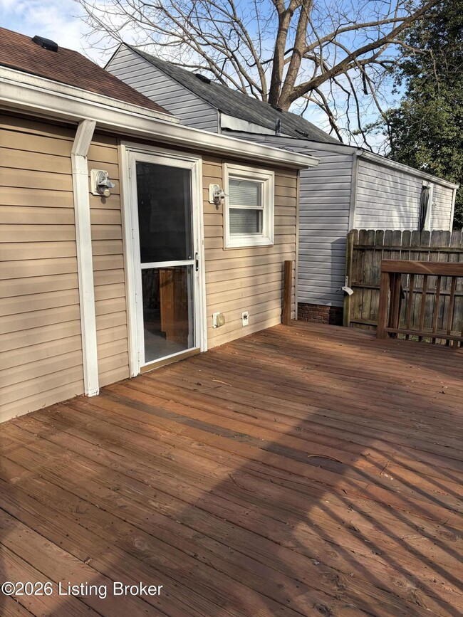 Photo - 604 Winkler Ave