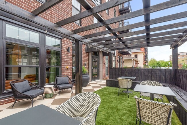 Photo - 1000 Main Street Apartments