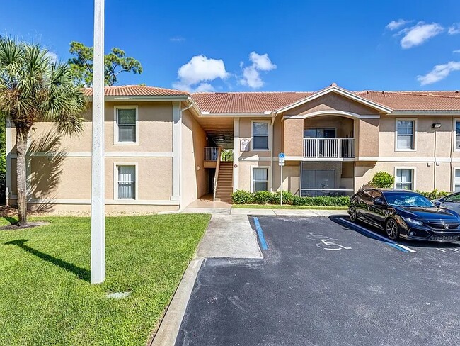 Building Photo - 8255 Ibis Club Dr Unit 508