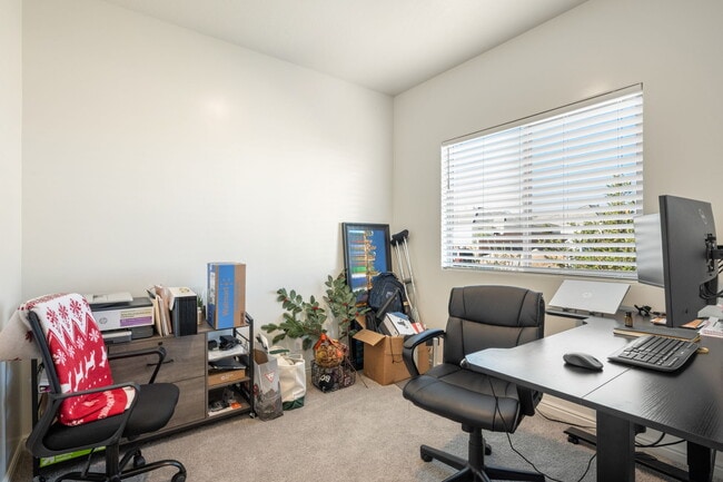 Photo - 1382 E White Desert Dr