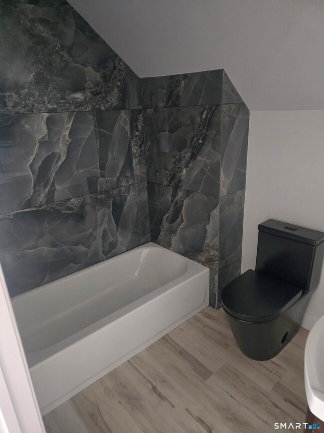 Photo - 530 Jane St Unidad 2B